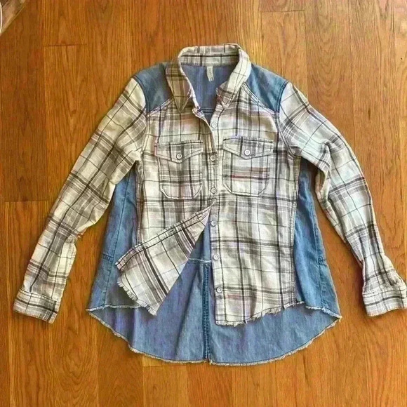Free People Denim Chambray and Plaid Size XS Button Up Long Sleeve Shirt - Picture 3 of 9
